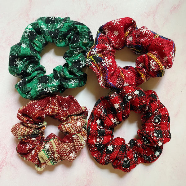 Merry Plaid Scrunch Set of 4