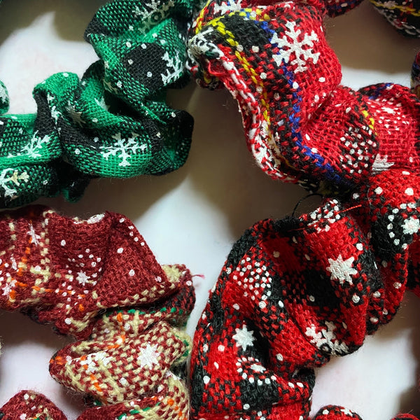 Merry Plaid Scrunch Set of 4